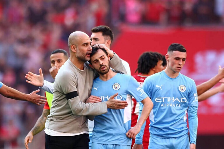 Napięcia w Manchesterze City sprawiają, że Pep Guardiola zaczyna myśleć